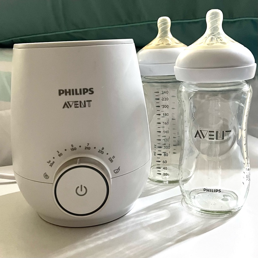 Philips AVENT Fast Baby Bottle Warmer & 2 8oz Avent bottles Excellent Condition